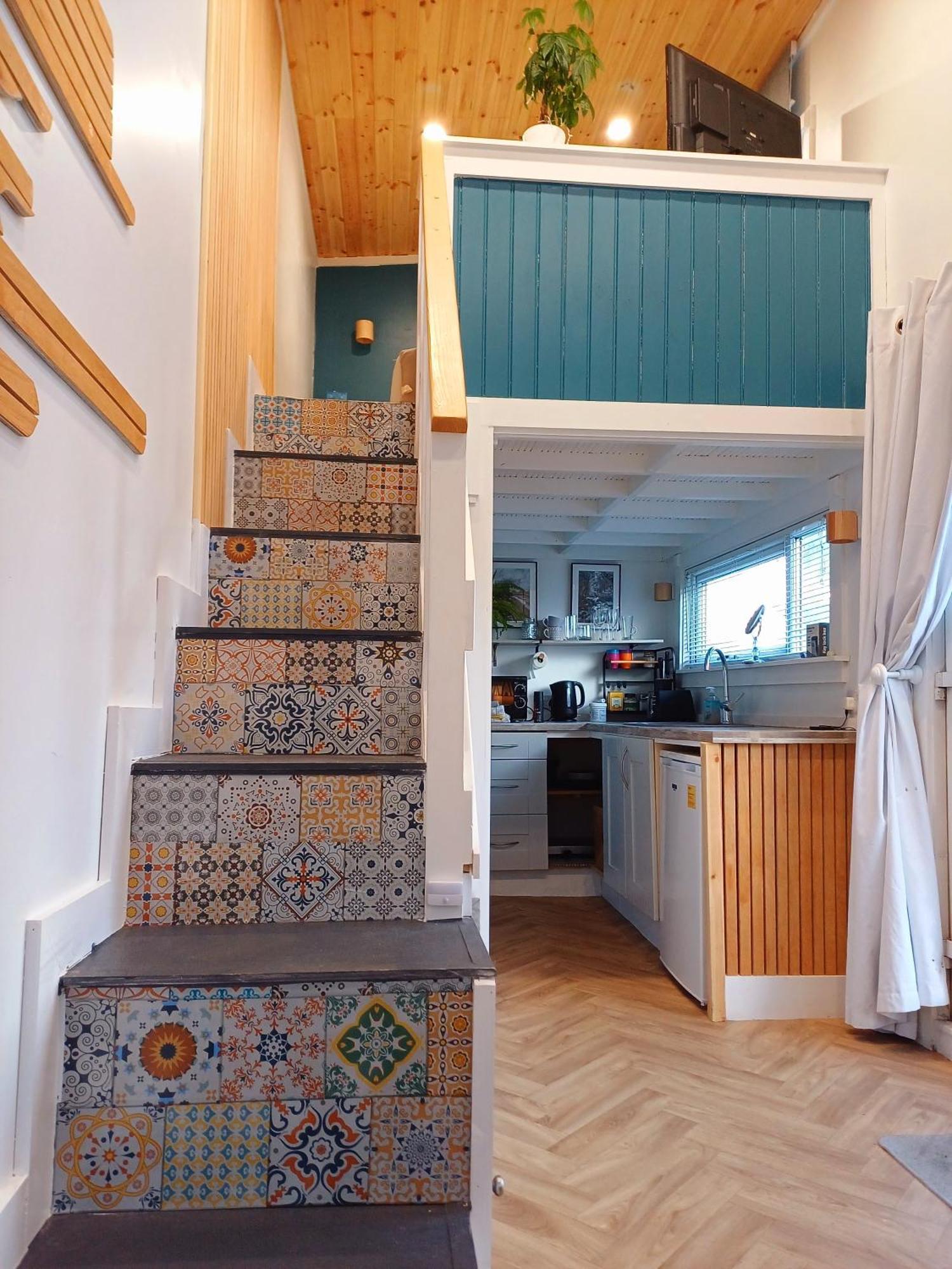 The Wee Tiny Home Лъндъндери Екстериор снимка