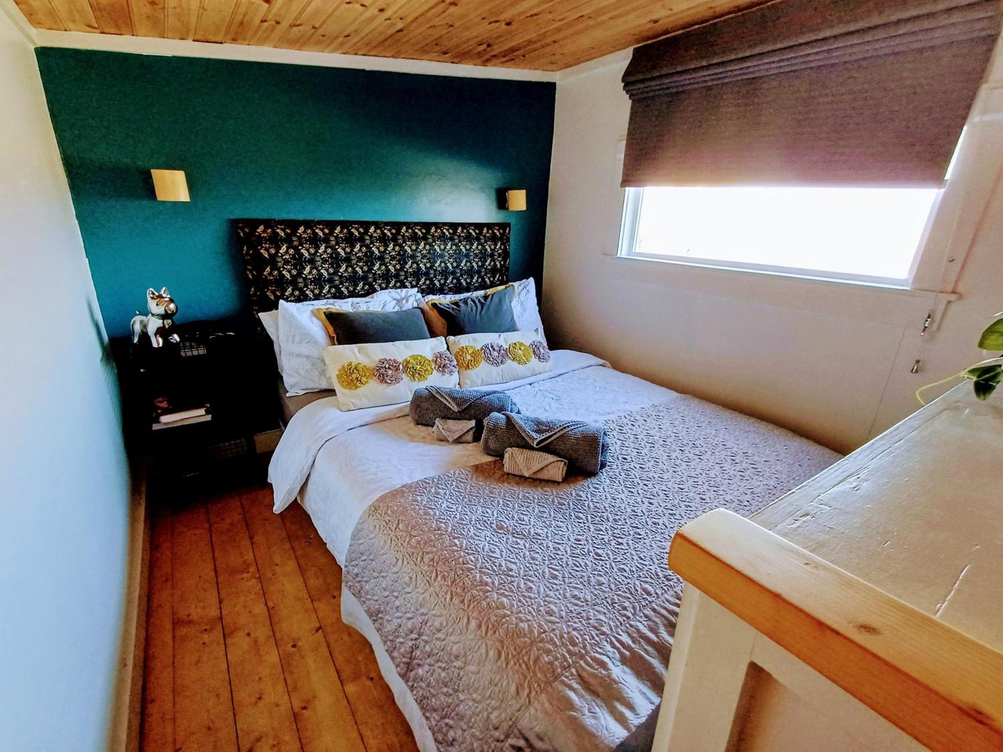 The Wee Tiny Home Лъндъндери Екстериор снимка